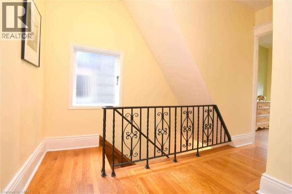 28 St Clair Avenue, Hamilton, ON
