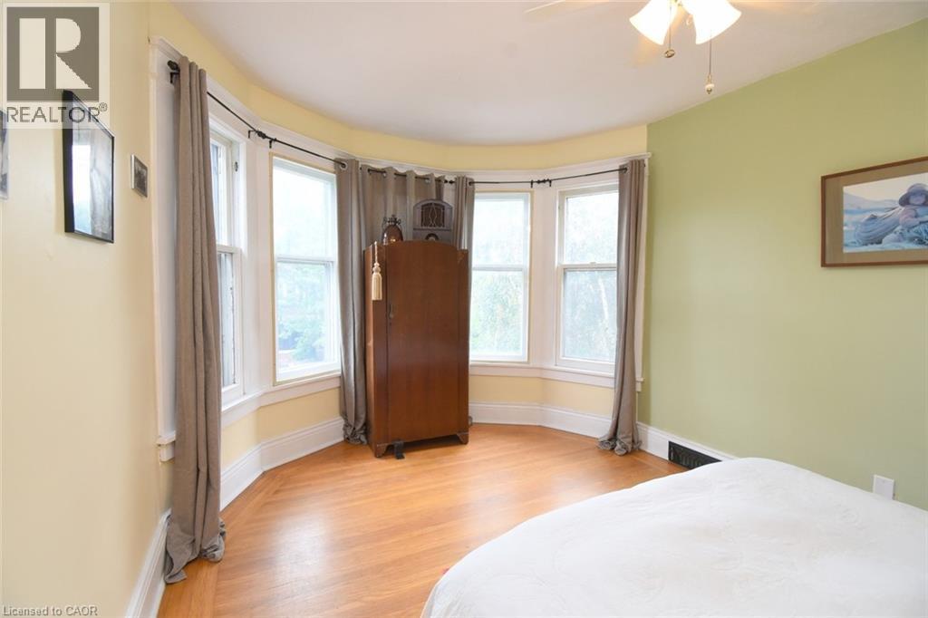 28 St Clair Avenue, Hamilton, ON