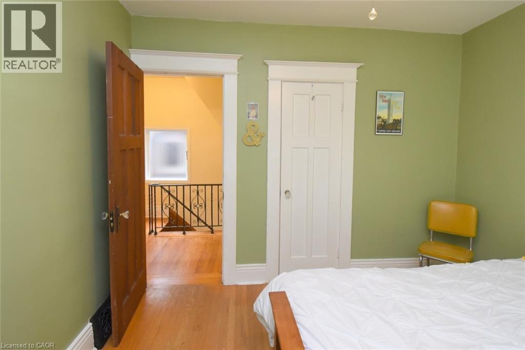 28 St Clair Avenue, Hamilton, ON