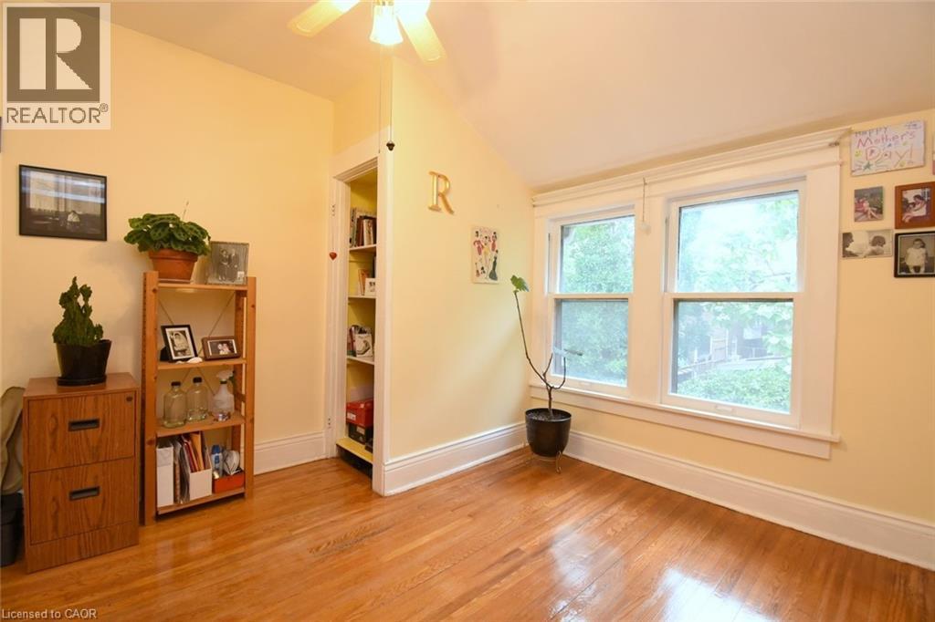 28 St Clair Avenue, Hamilton, ON