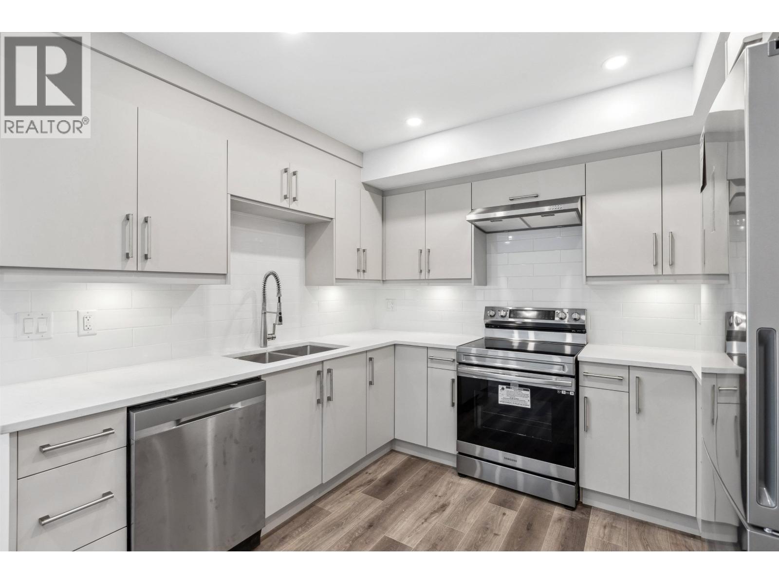 1635 Marine Drive, North Vancouver, BC