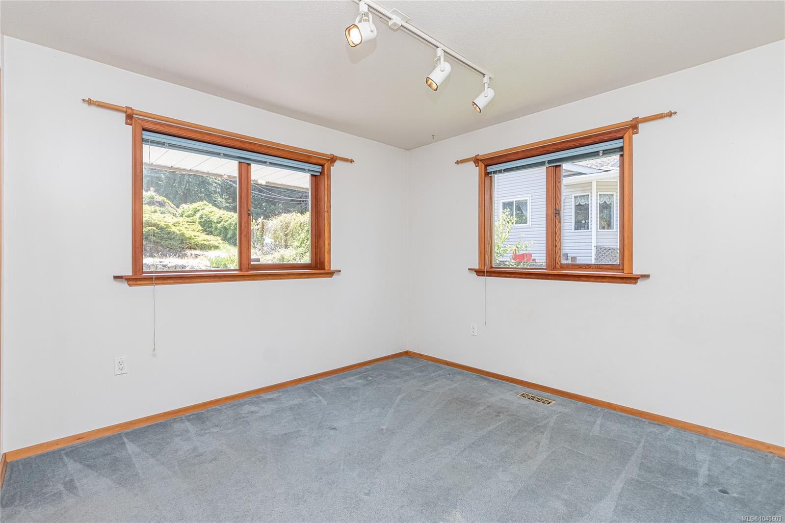 1255 Mckenzie Dr, Duncan, BC