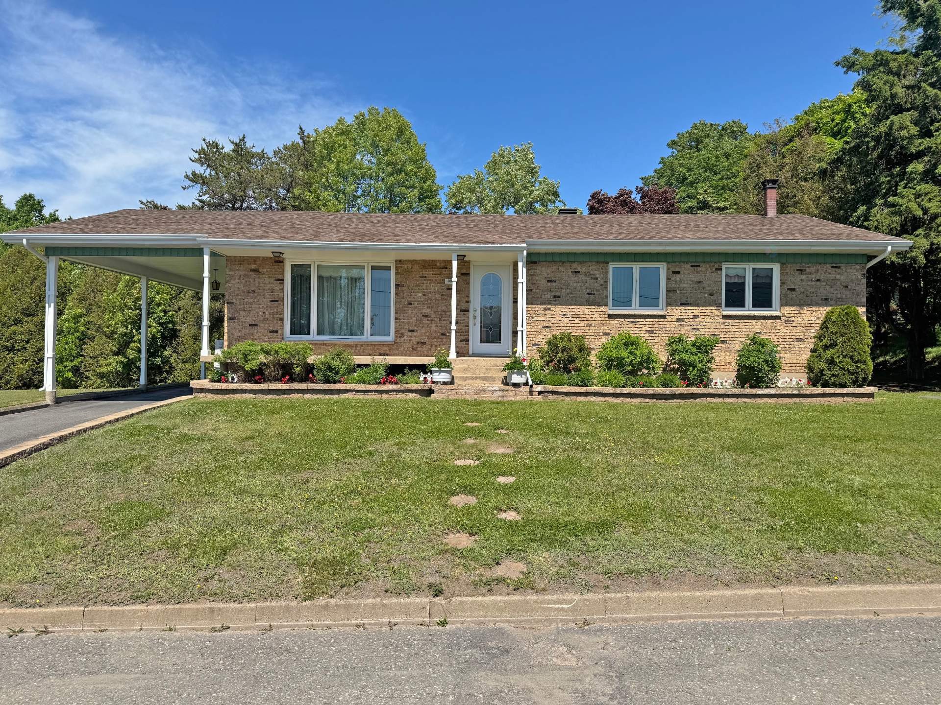 Front of Structure - 863 Rue St-Joseph, Saint-Pascal, QC