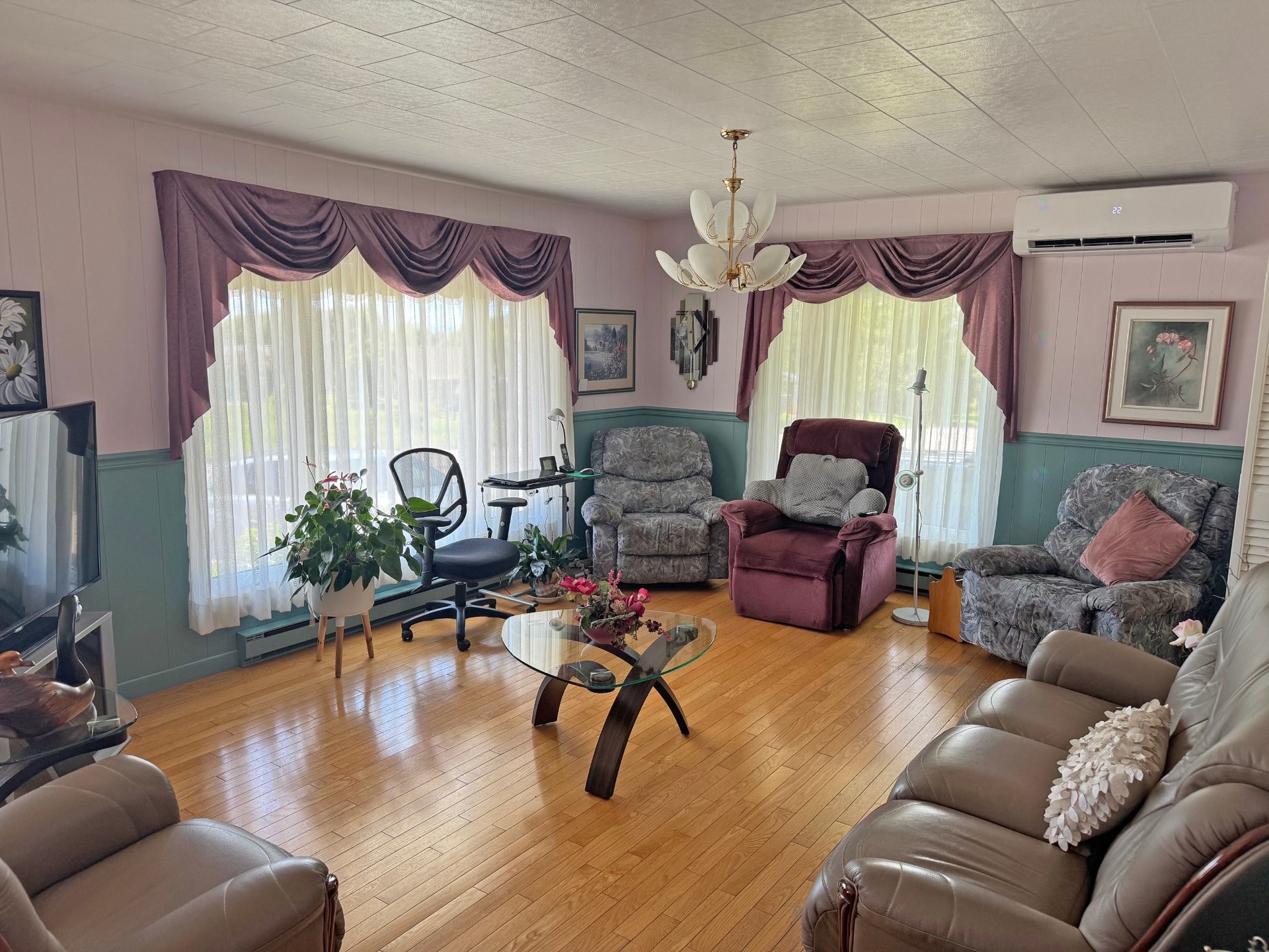 Living Room - 863 Rue St-Joseph, Saint-Pascal, QC