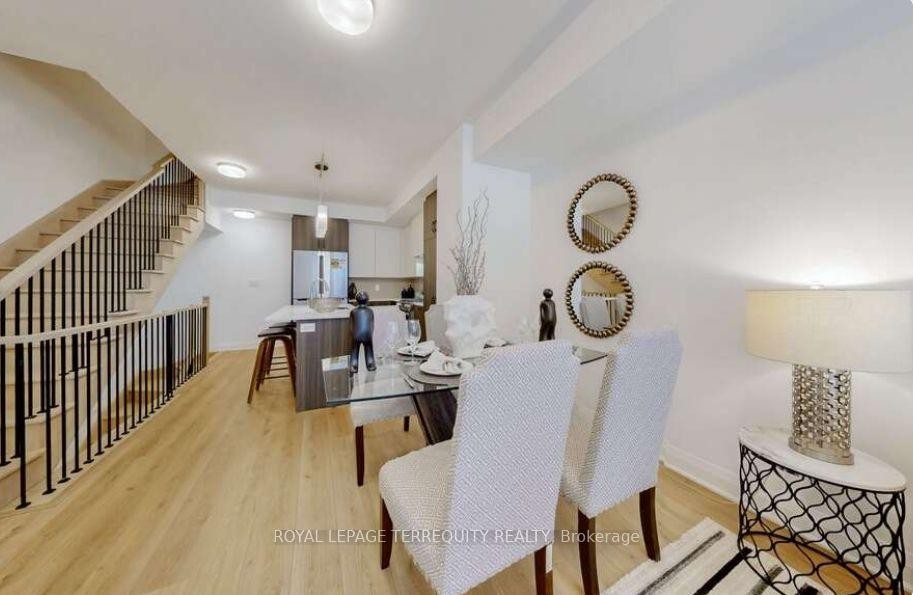 150 Alton Crescent, Vaughan, ON - Indoor Photo Showing Dining Room