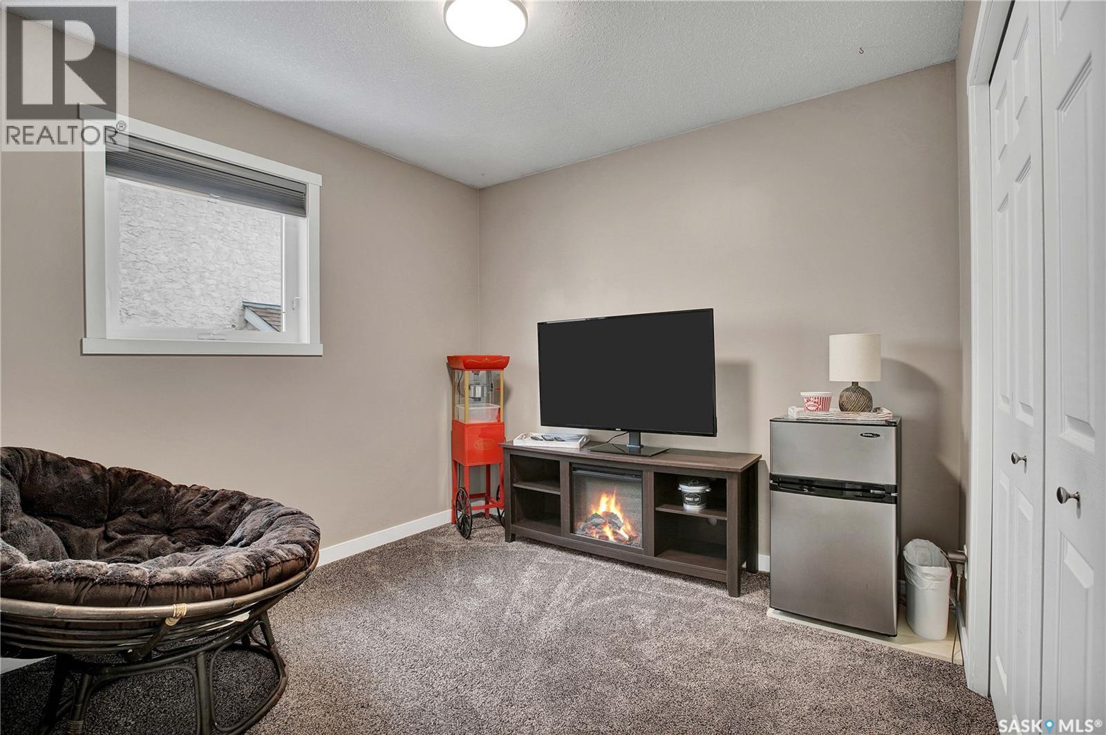119 Pezer Crescent, Saskatoon, SK