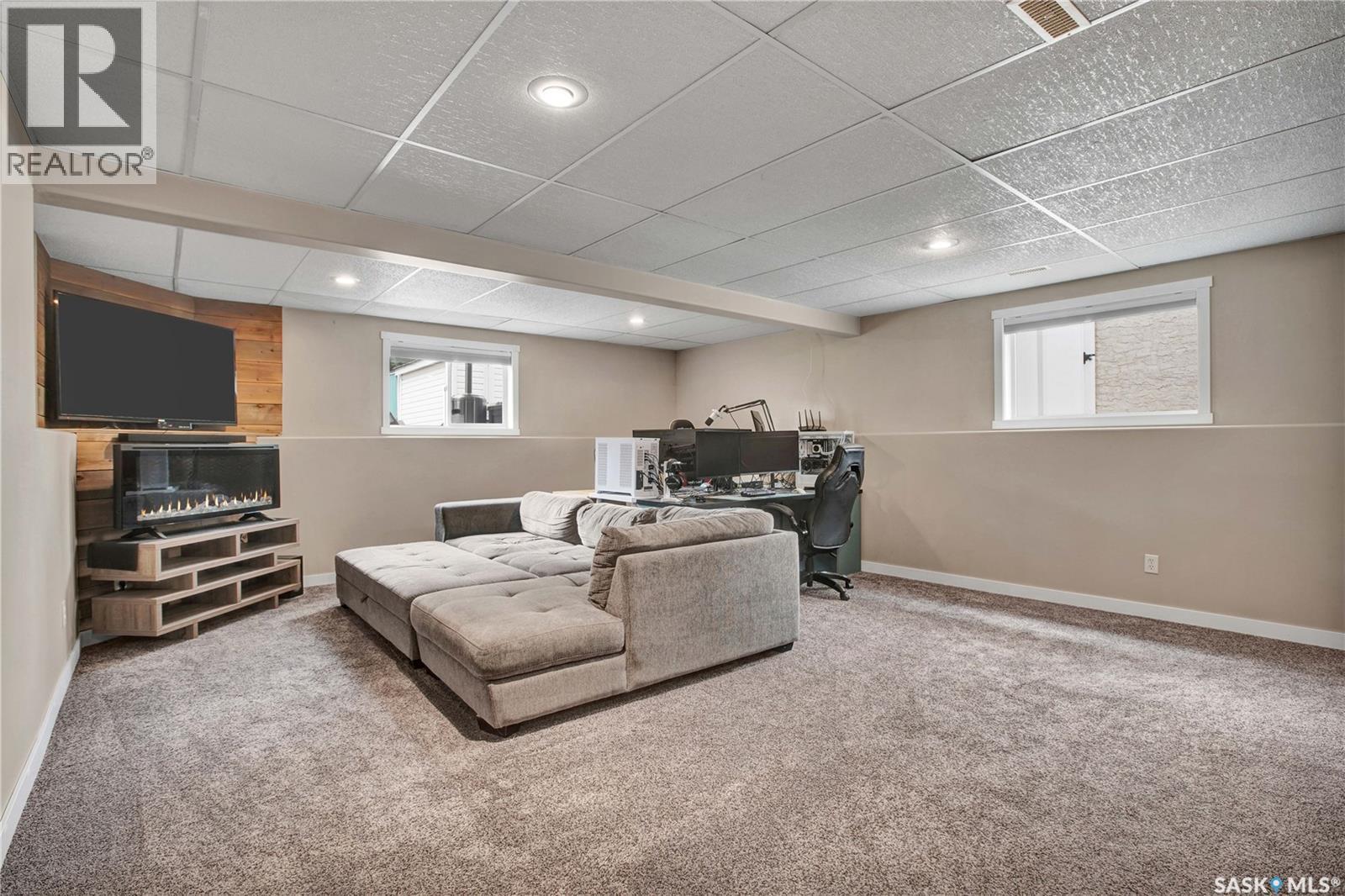 119 Pezer Crescent, Saskatoon, SK