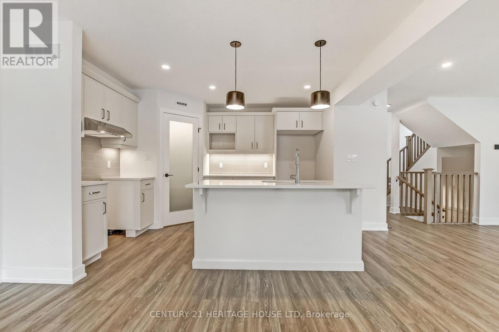 36 Hawks Gate, Central Elgin, ON