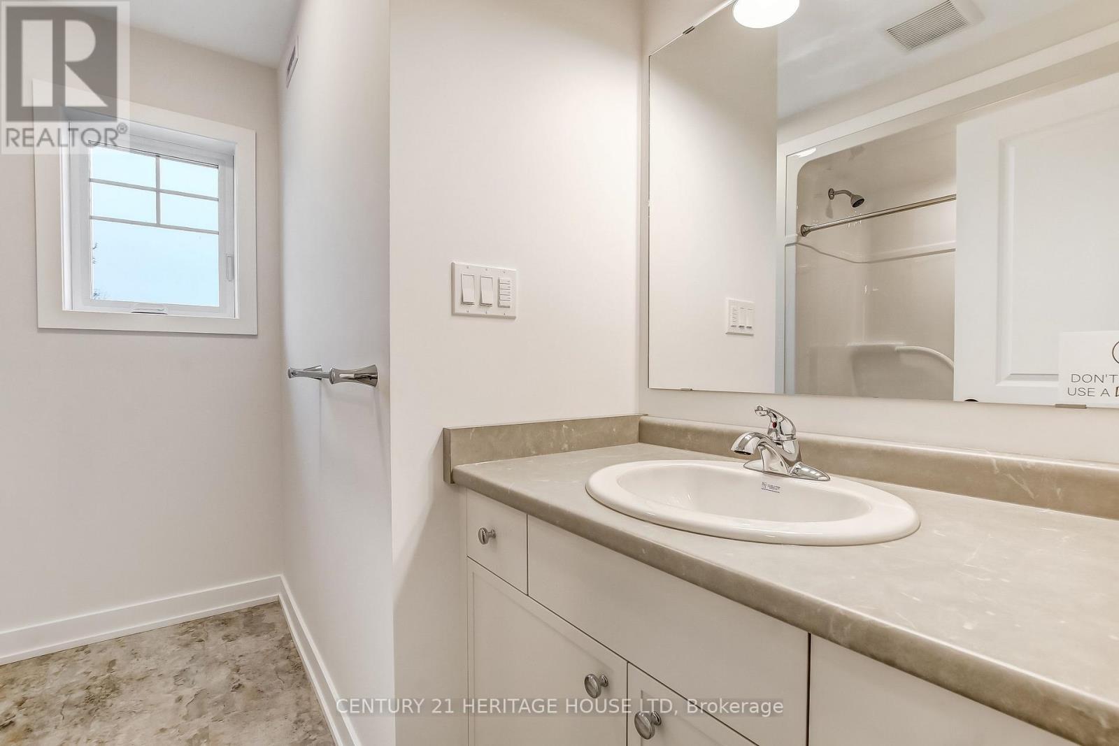 36 Hawks Gate, Central Elgin, ON