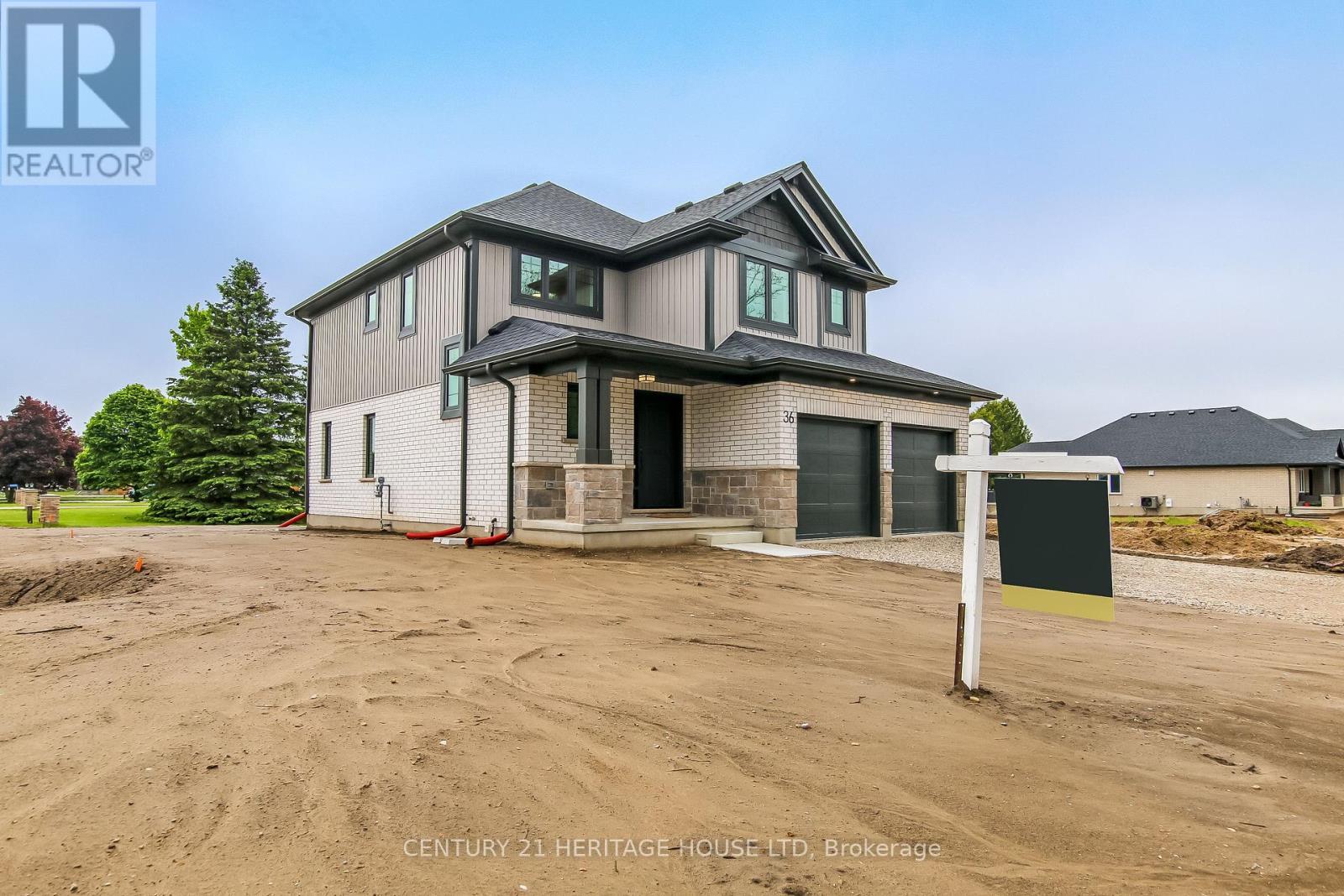 36 Hawks Gate, Central Elgin, ON - Outdoor