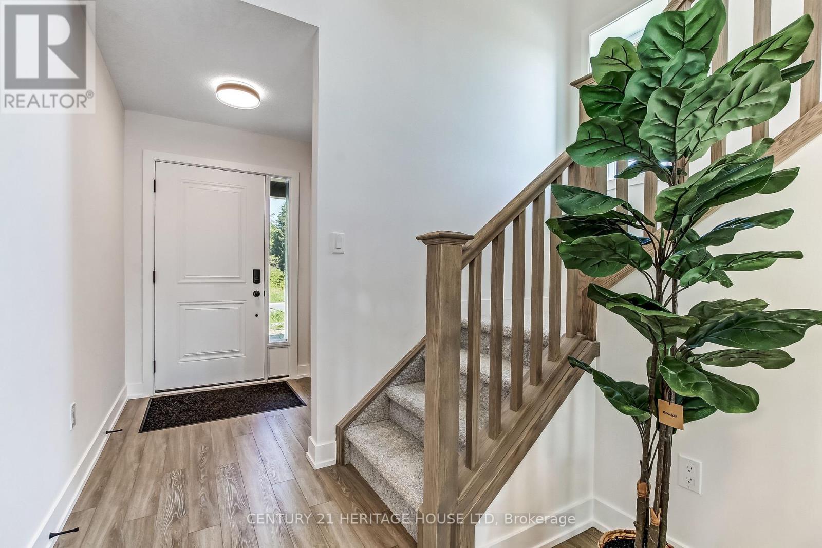 36 Hawks Gate, Central Elgin, ON - Indoor Photo Showing Other Room
