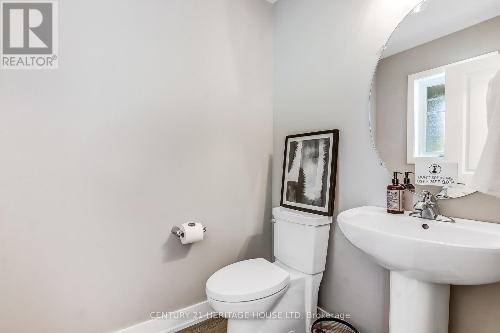 36 Hawks Gate, Central Elgin, ON - Indoor Photo Showing Bathroom