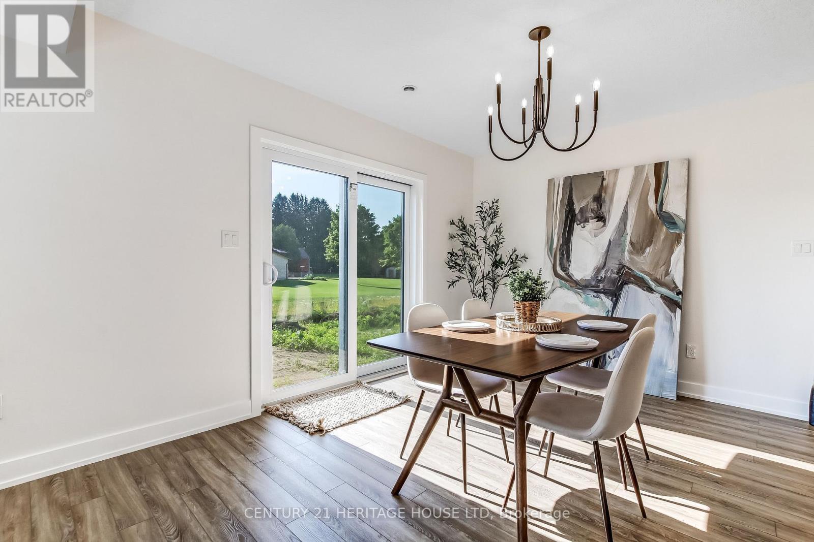 36 Hawks Gate, Central Elgin, ON - Indoor Photo Showing Dining Room