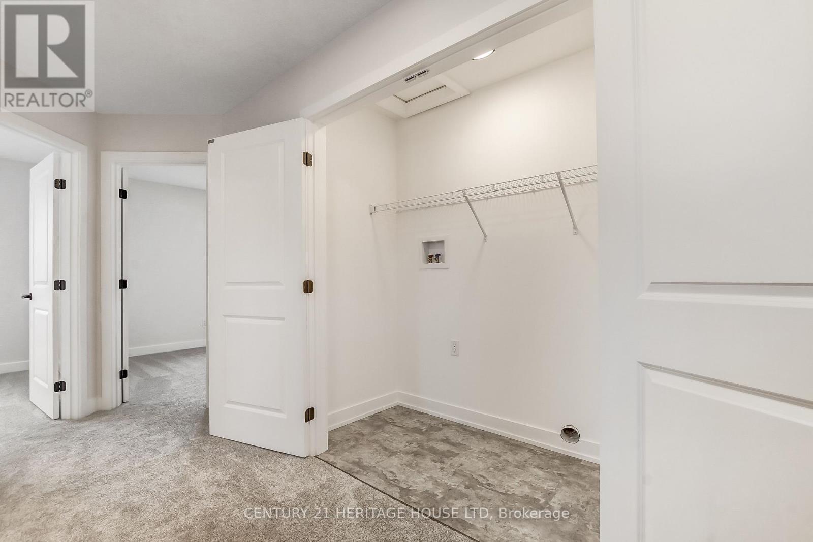 36 Hawks Gate, Central Elgin, ON - Indoor Photo Showing Other Room