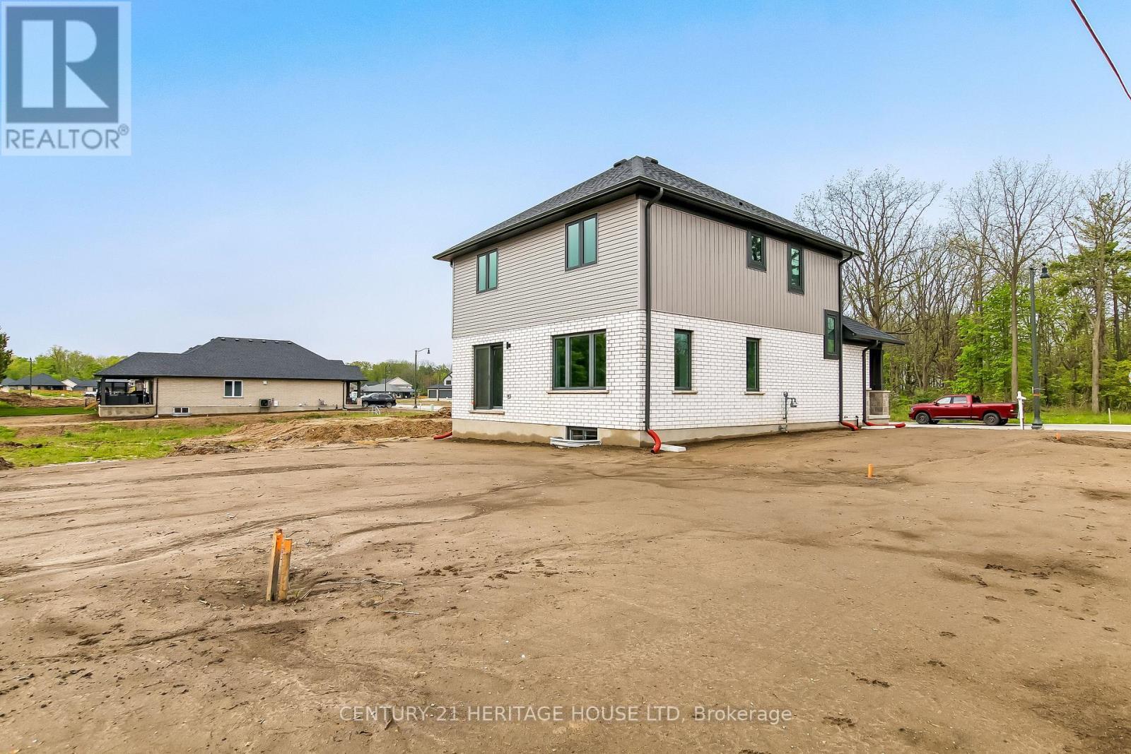 36 Hawks Gate, Central Elgin, ON - Outdoor With Exterior