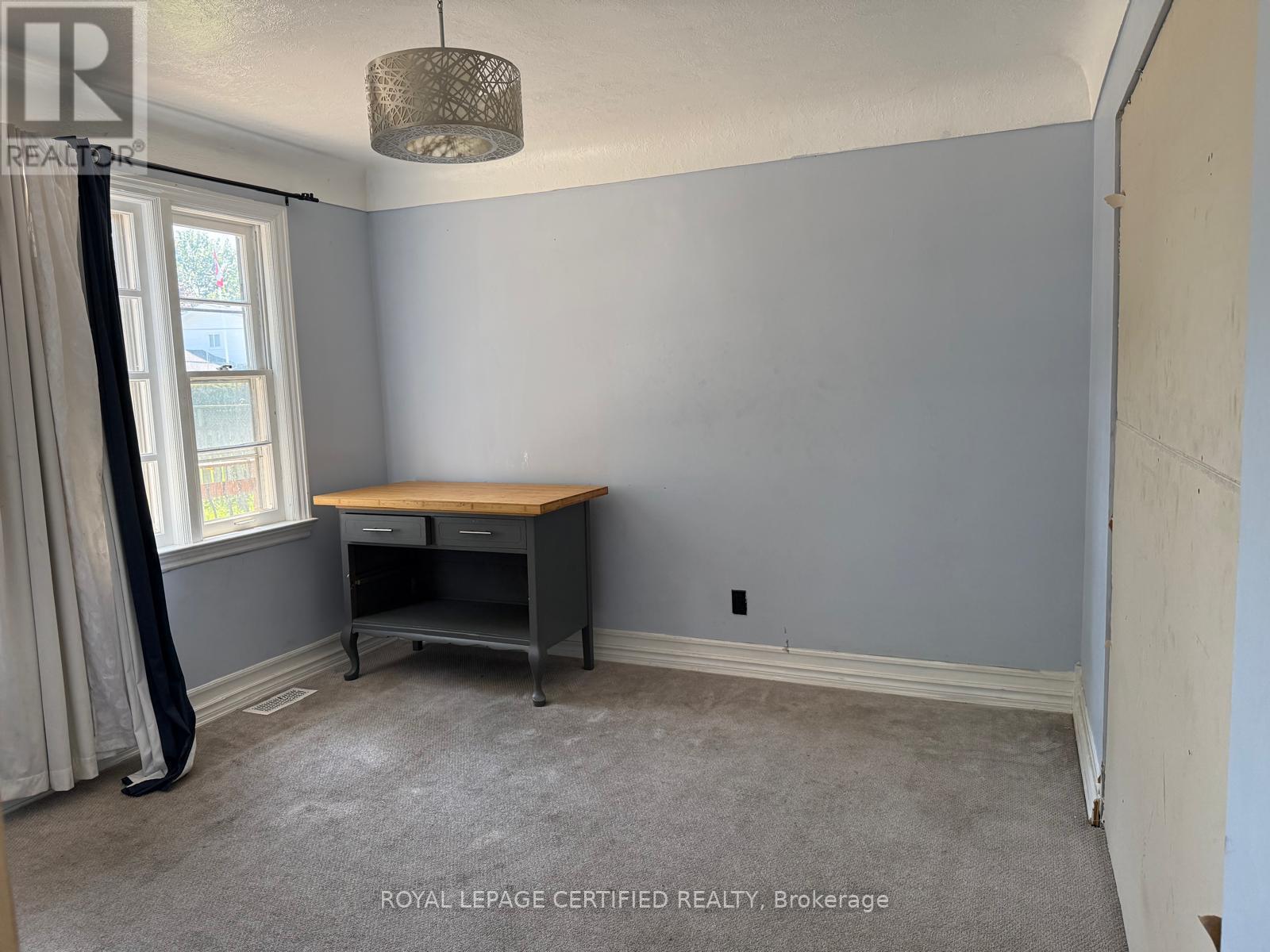 110 Gray Road, Hamilton, ON - Indoor Photo Showing Other Room
