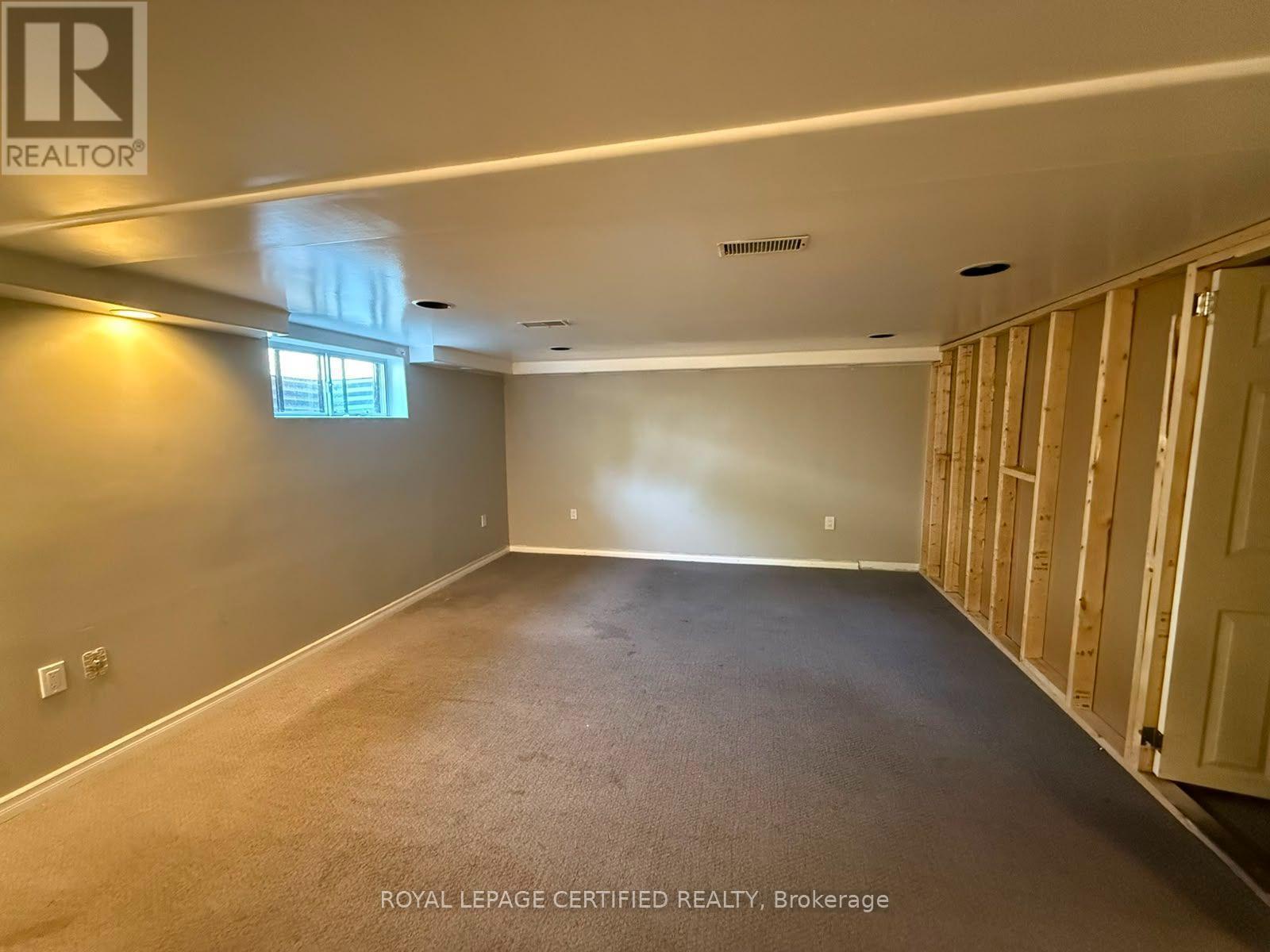 110 Gray Road, Hamilton, ON - Indoor Photo Showing Other Room