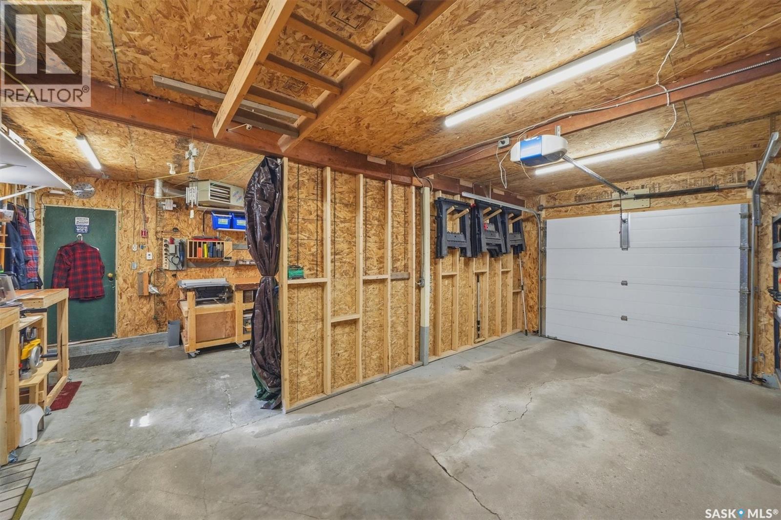 201 Garrison Crescent, Saskatoon, SK
