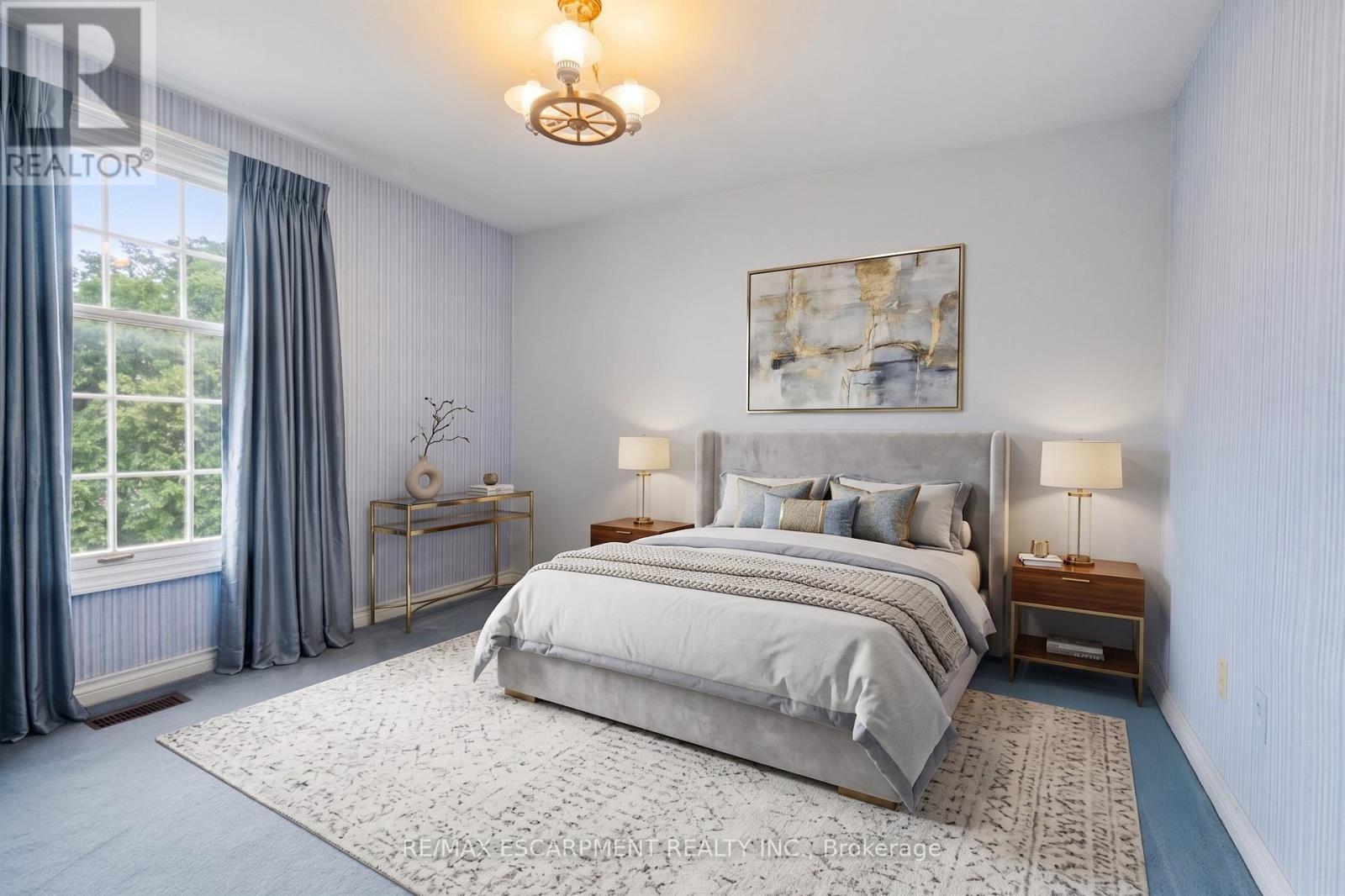 Virtually Staged - 19 Verdun Court, Hamilton, ON