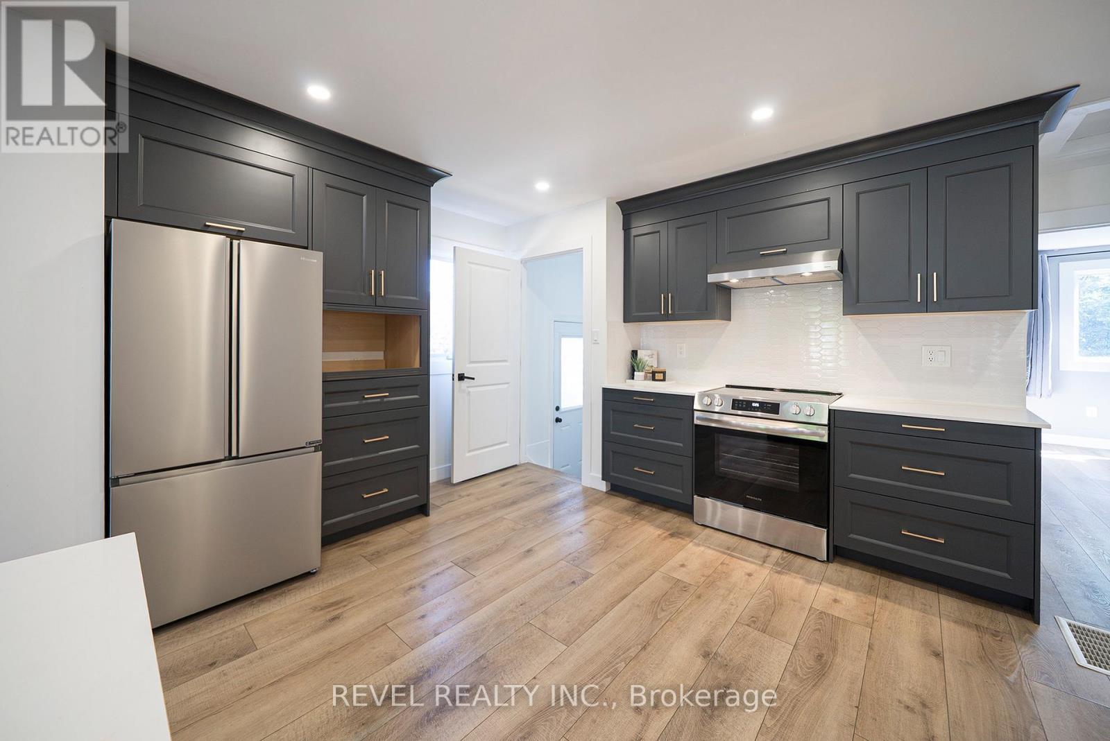 17 Flynn Avenue, Cambridge, ON