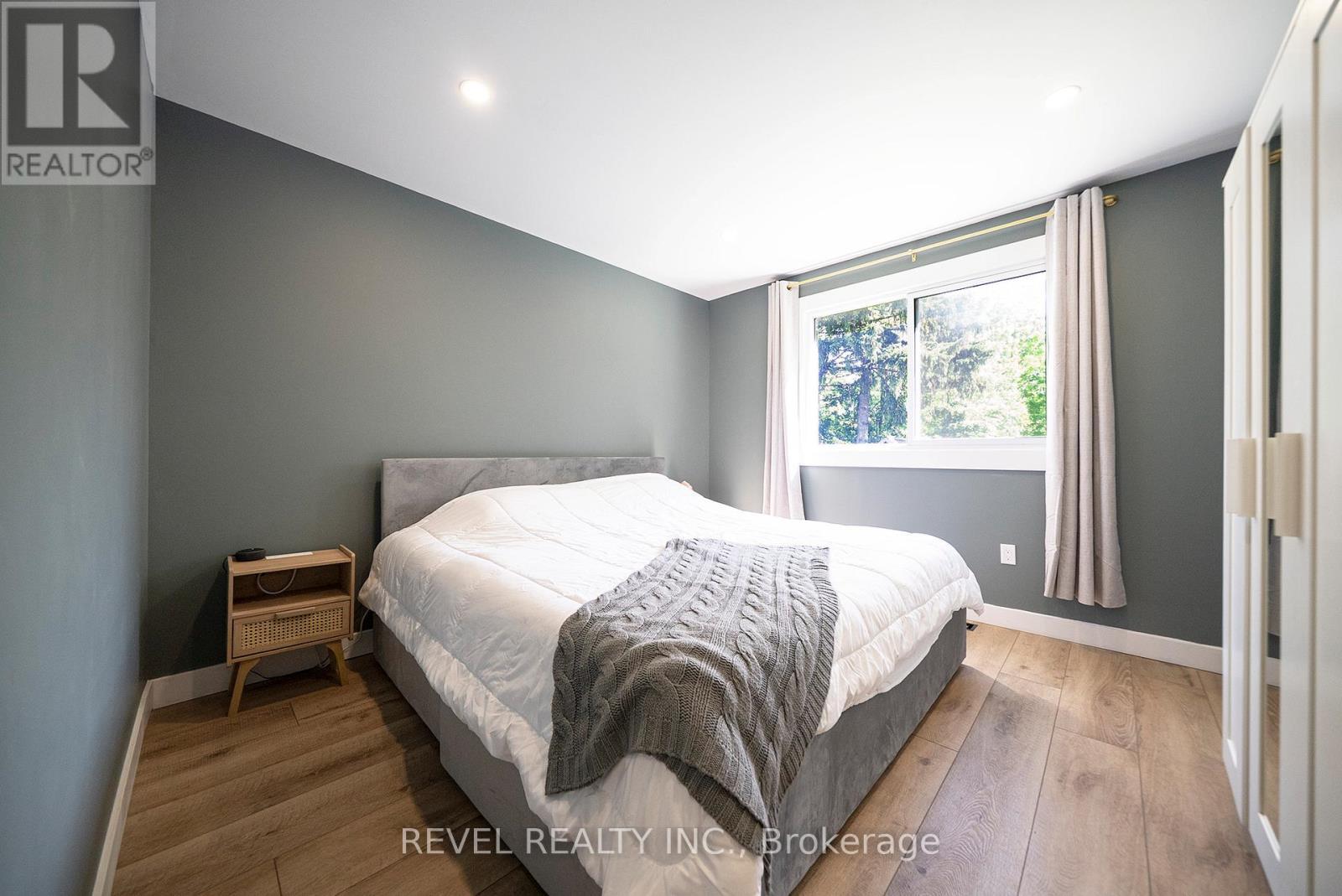 17 Flynn Avenue, Cambridge, ON