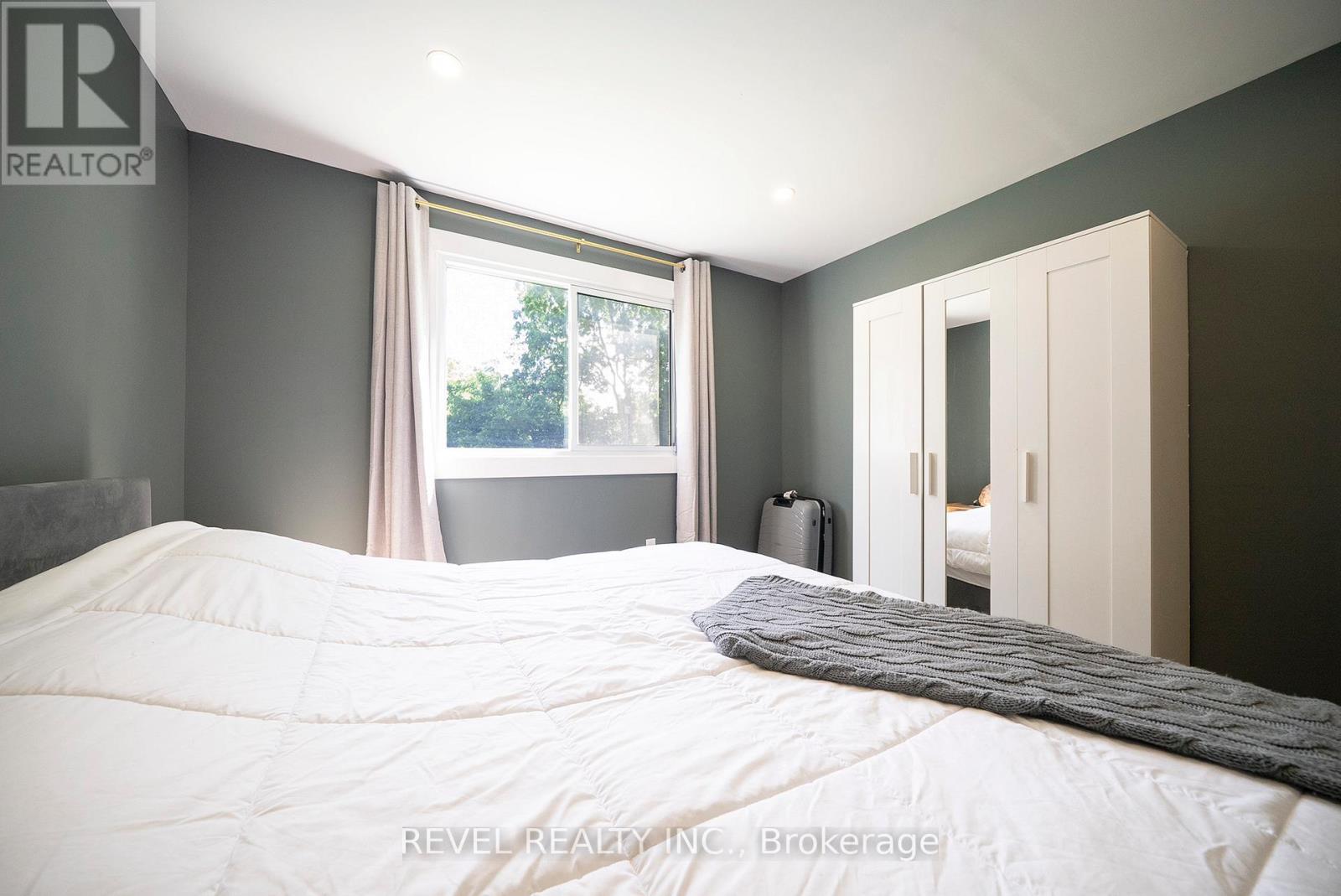 17 Flynn Avenue, Cambridge, ON