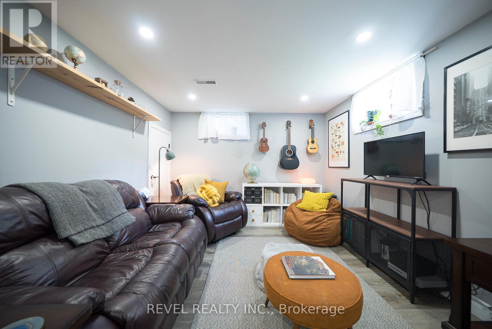 17 Flynn Avenue, Cambridge, ON