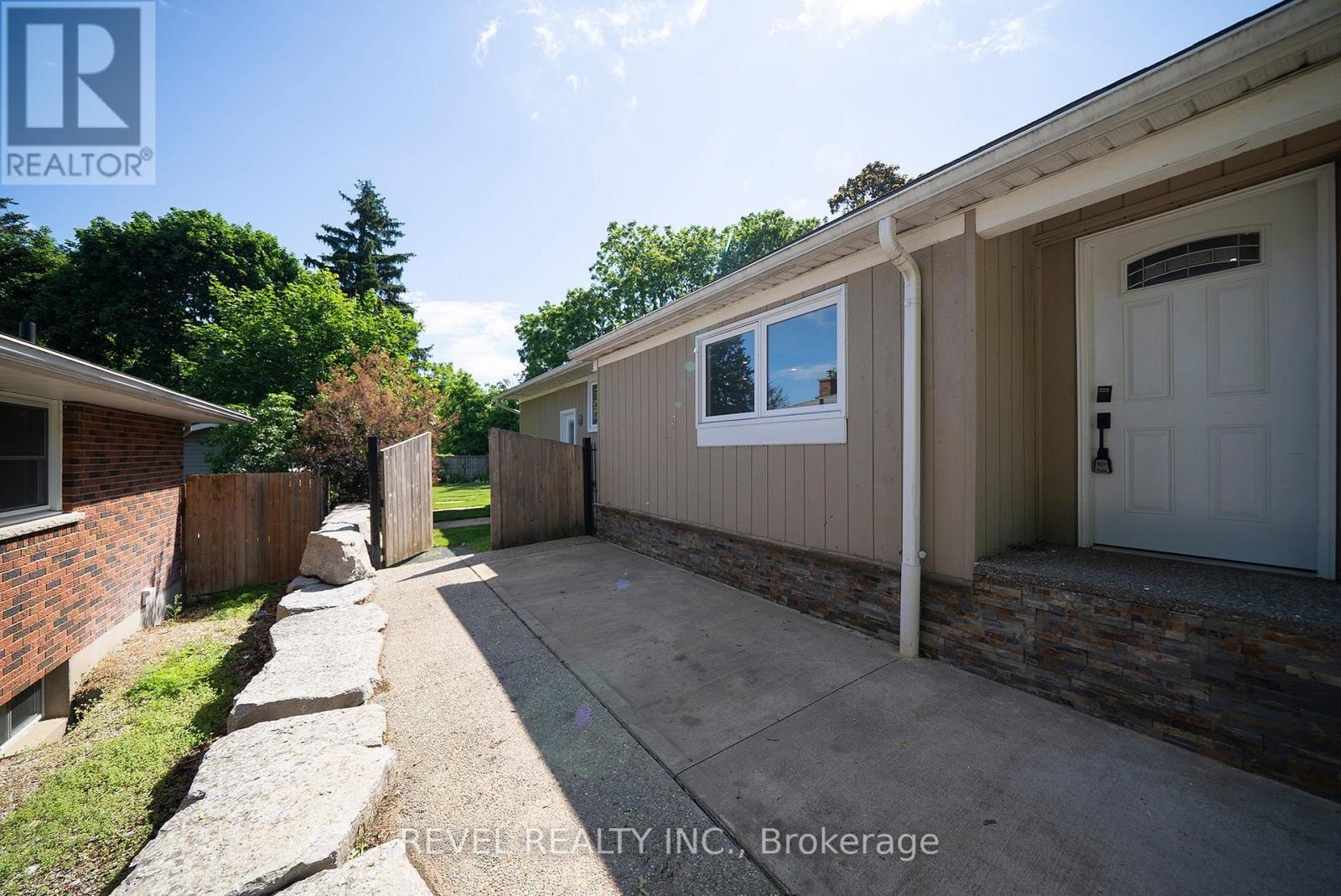 17 Flynn Avenue, Cambridge, ON
