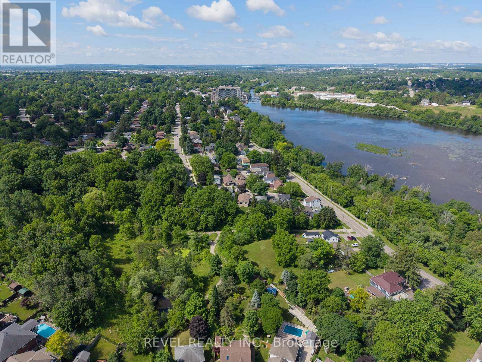 17 Flynn Avenue, Cambridge, ON