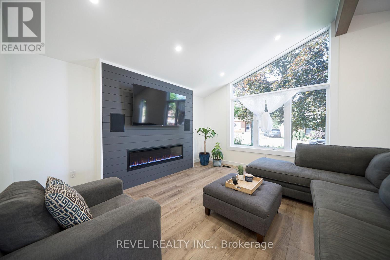 17 Flynn Avenue, Cambridge, ON