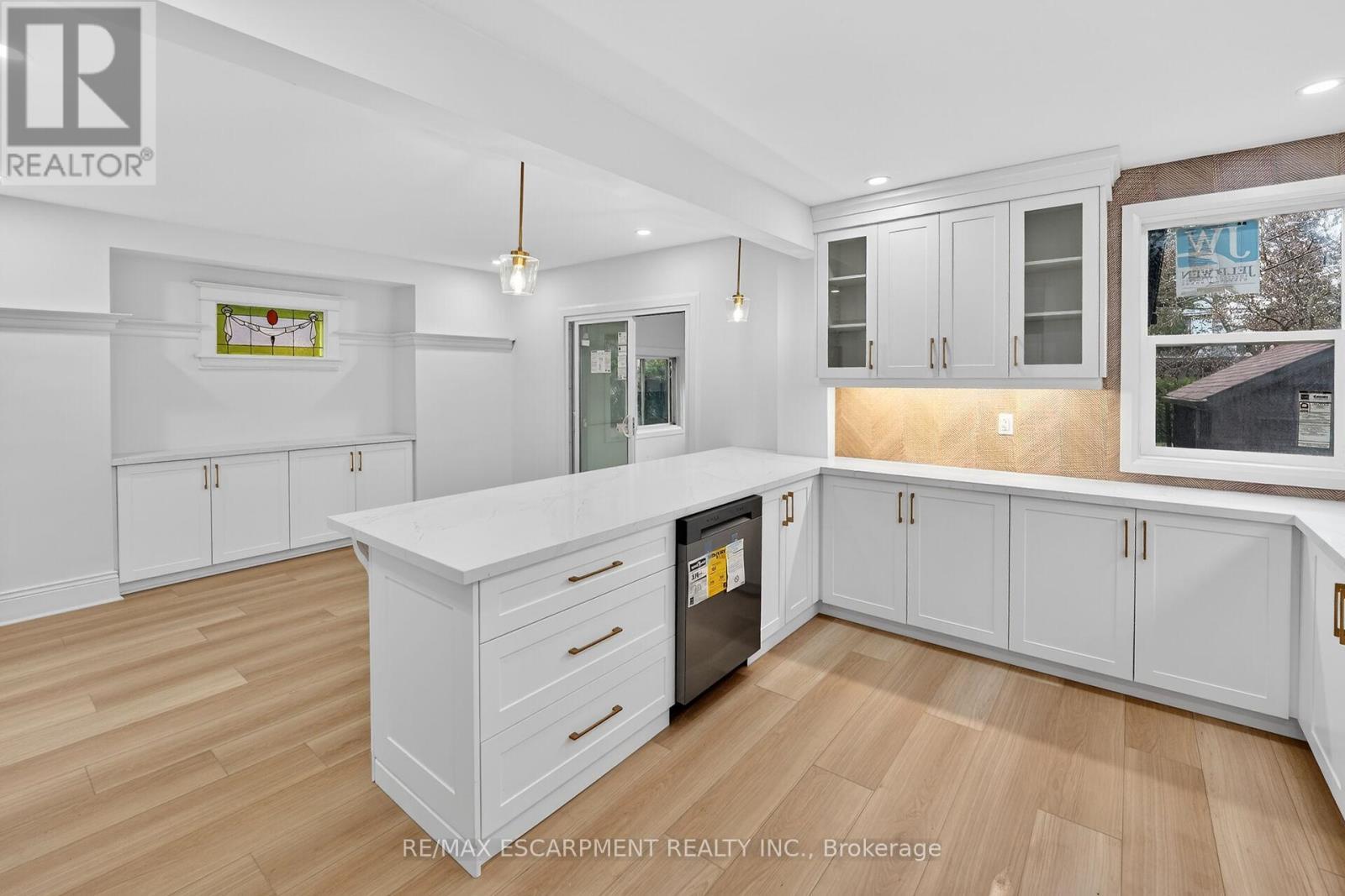 101 Houghton Avenue S, Hamilton, ON