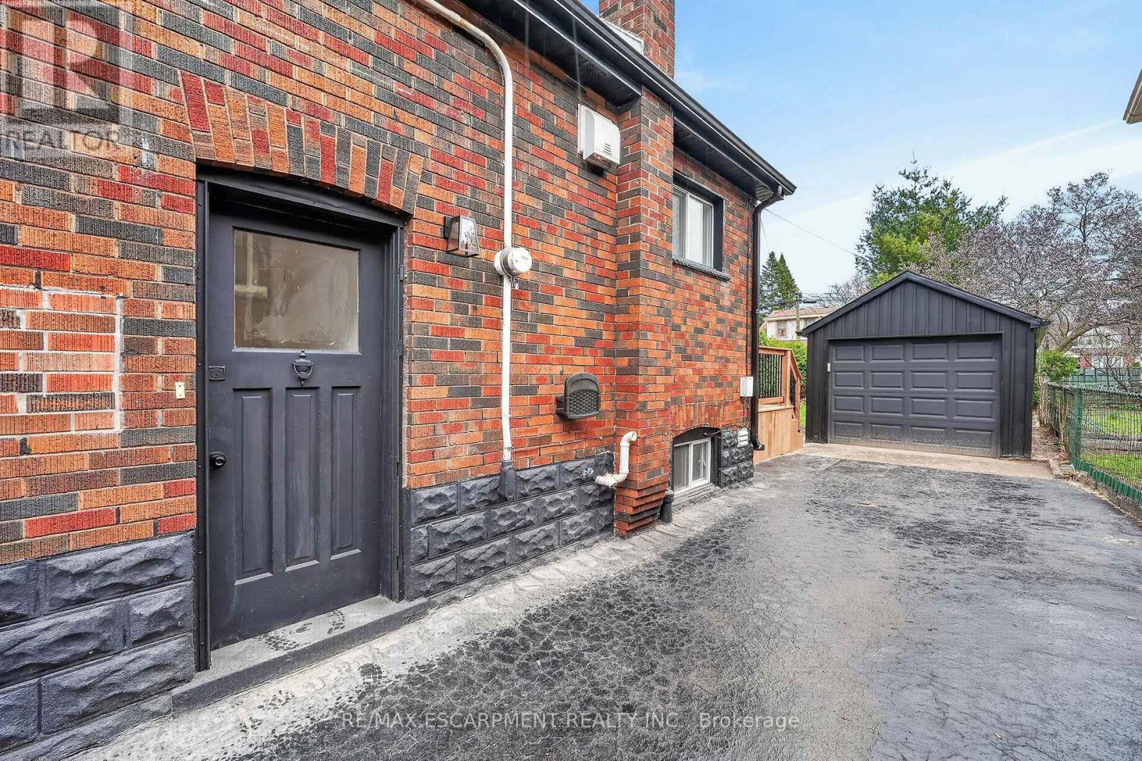 101 Houghton Avenue S, Hamilton, ON