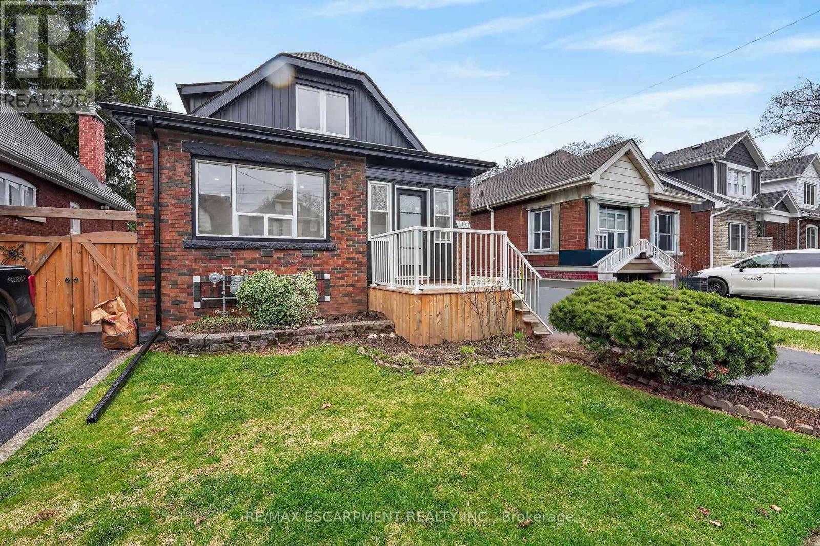 101 Houghton Avenue S, Hamilton, ON