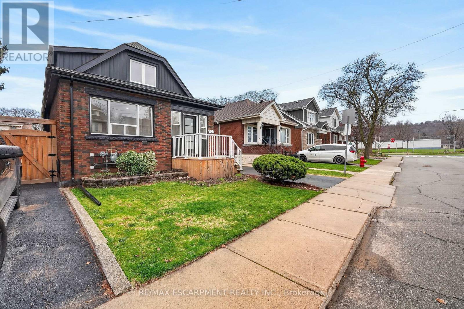 101 Houghton Avenue S, Hamilton, ON