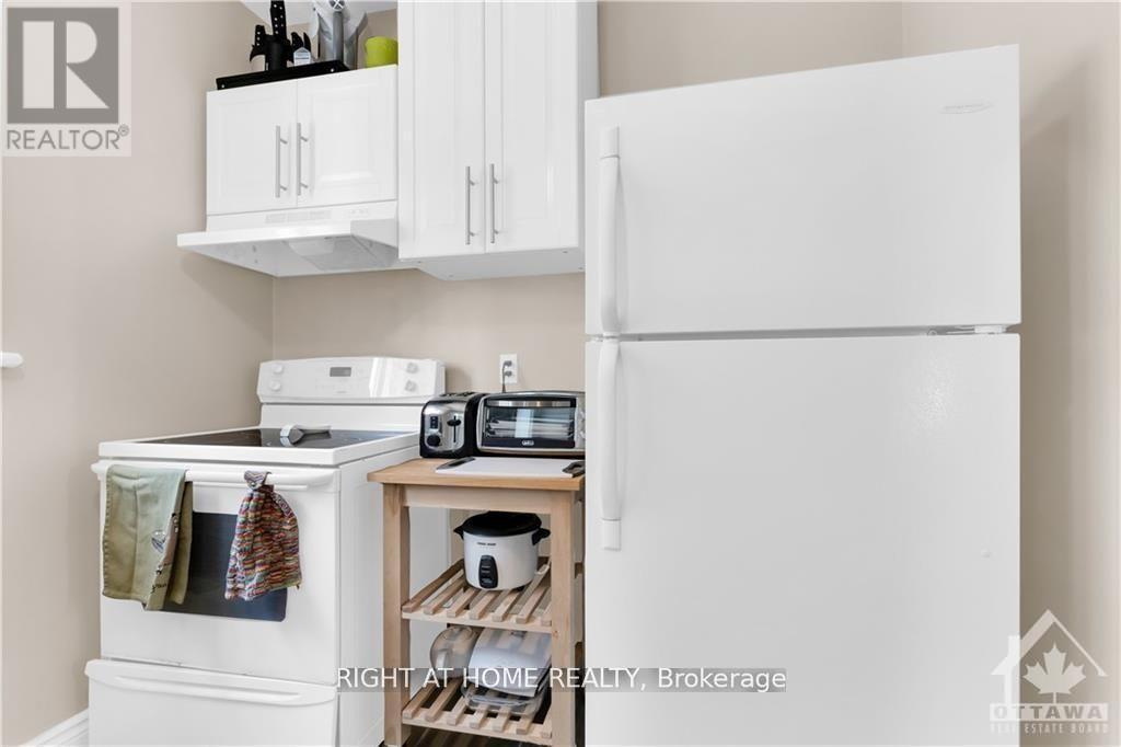 24 Desjardins Avenue, Ottawa, ON