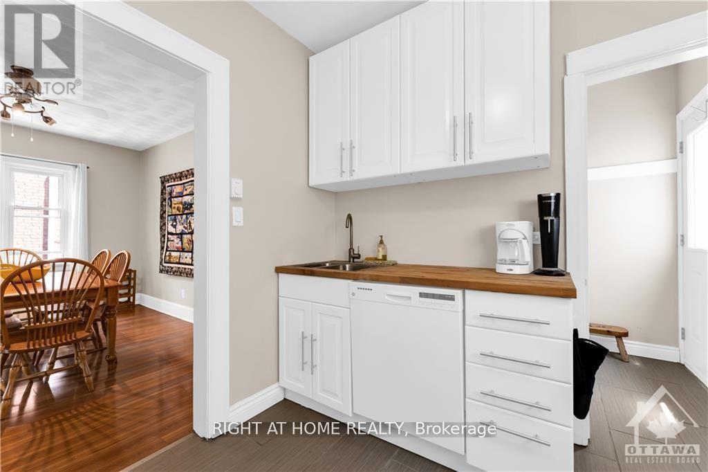 24 Desjardins Avenue, Ottawa, ON