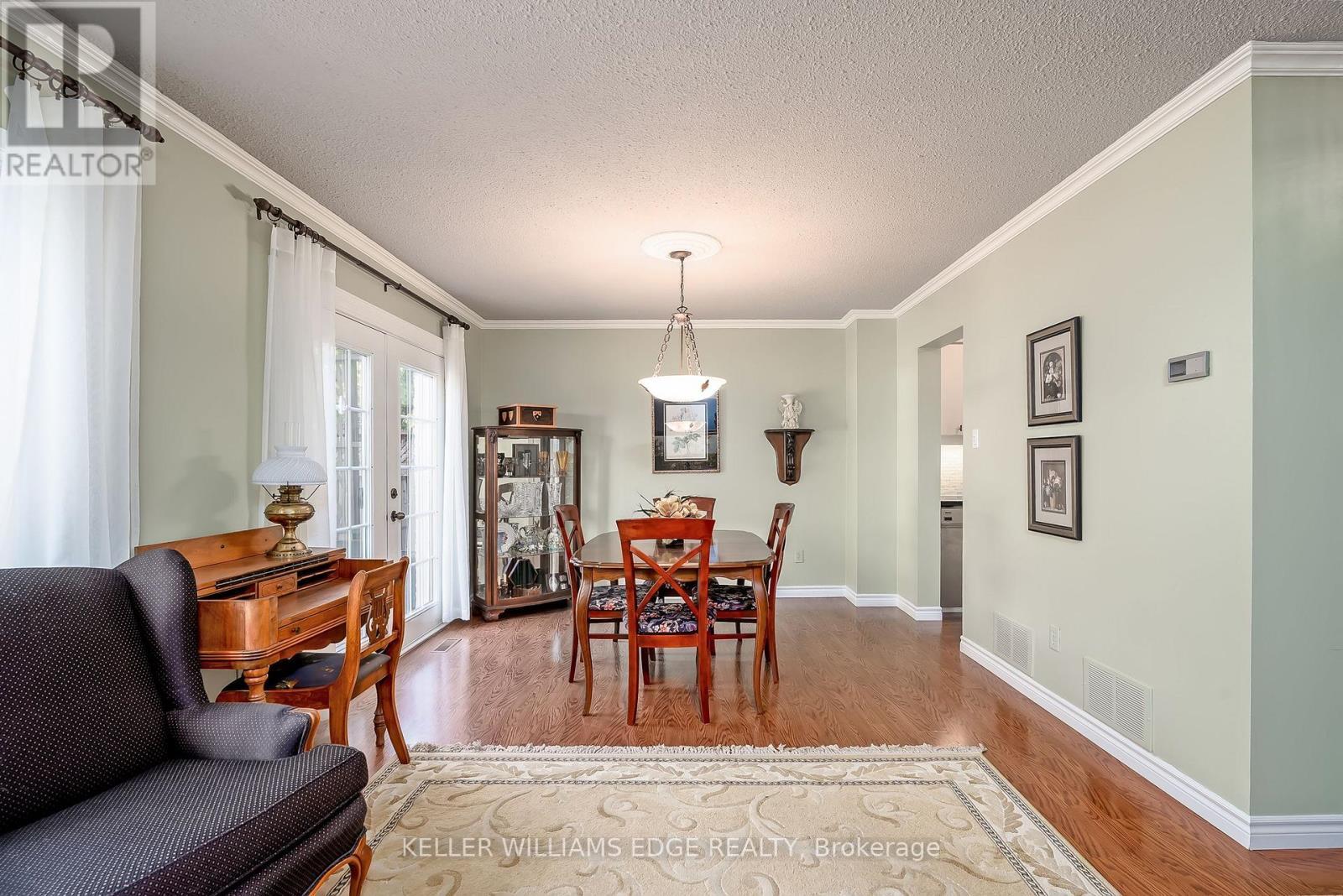 2407 Hemlock Court, Burlington, ON - Indoor
