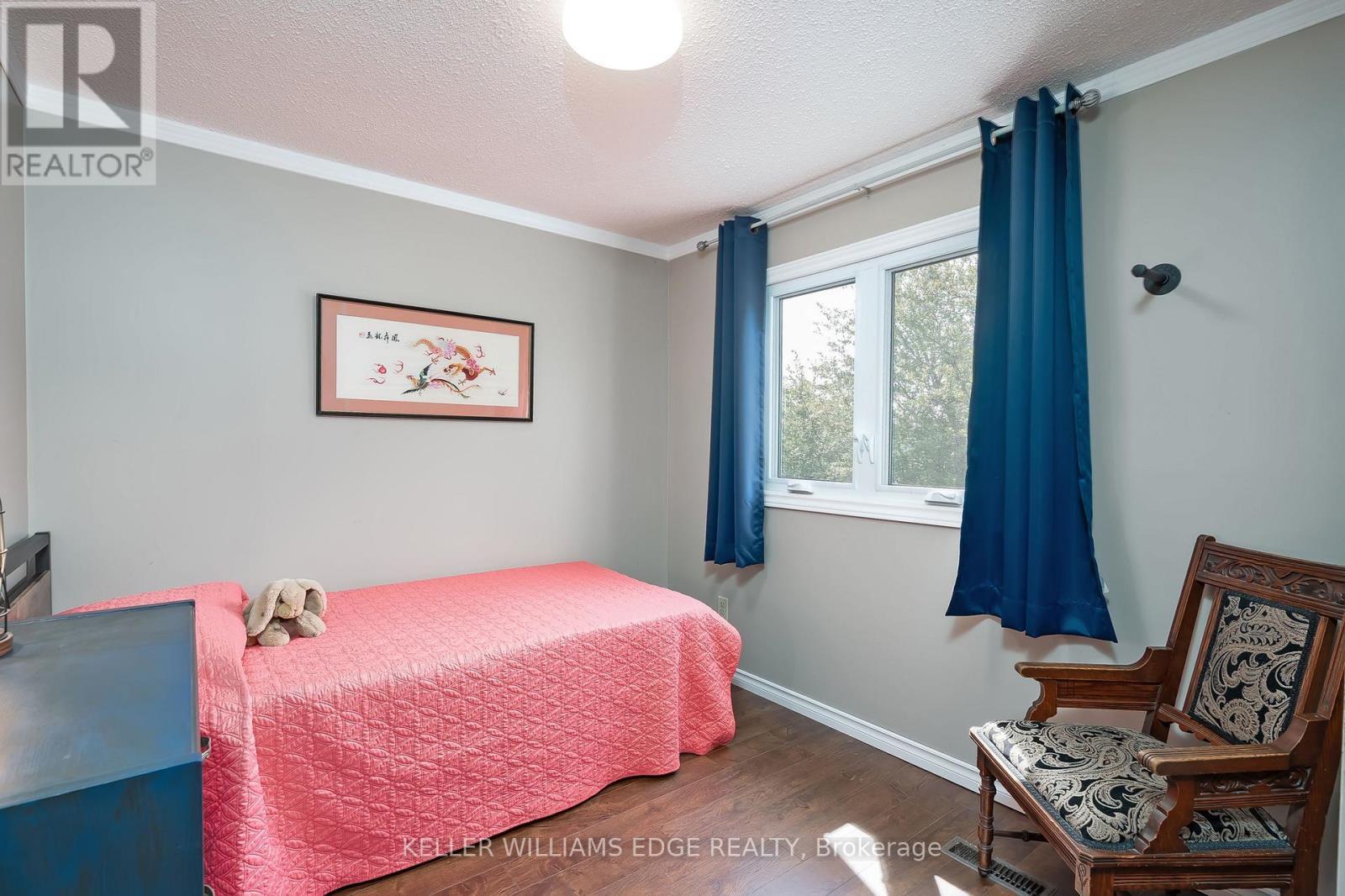 2407 Hemlock Court, Burlington, ON - Indoor Photo Showing Bedroom