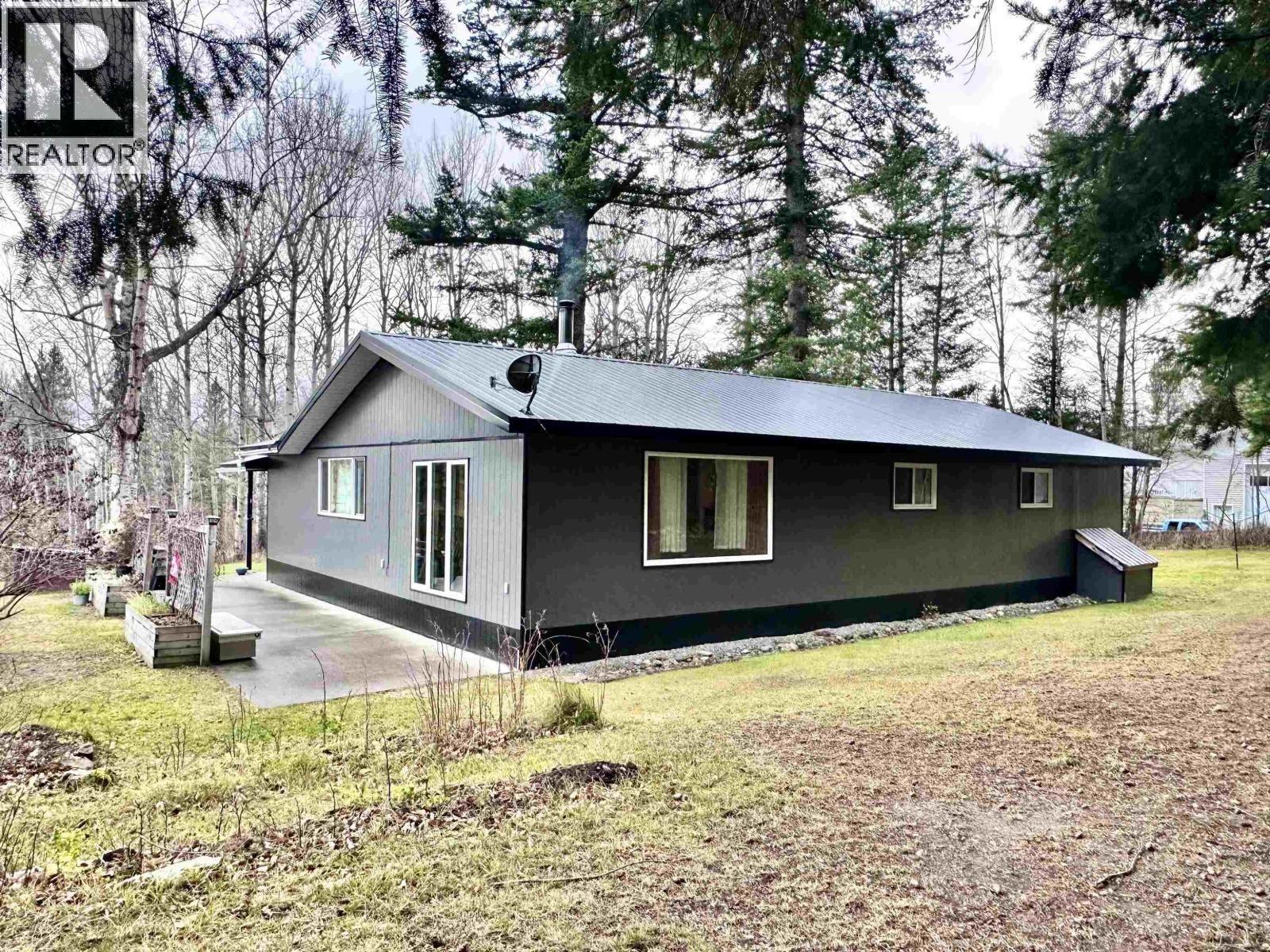 310 Mountain View Road, Mcbride, BC