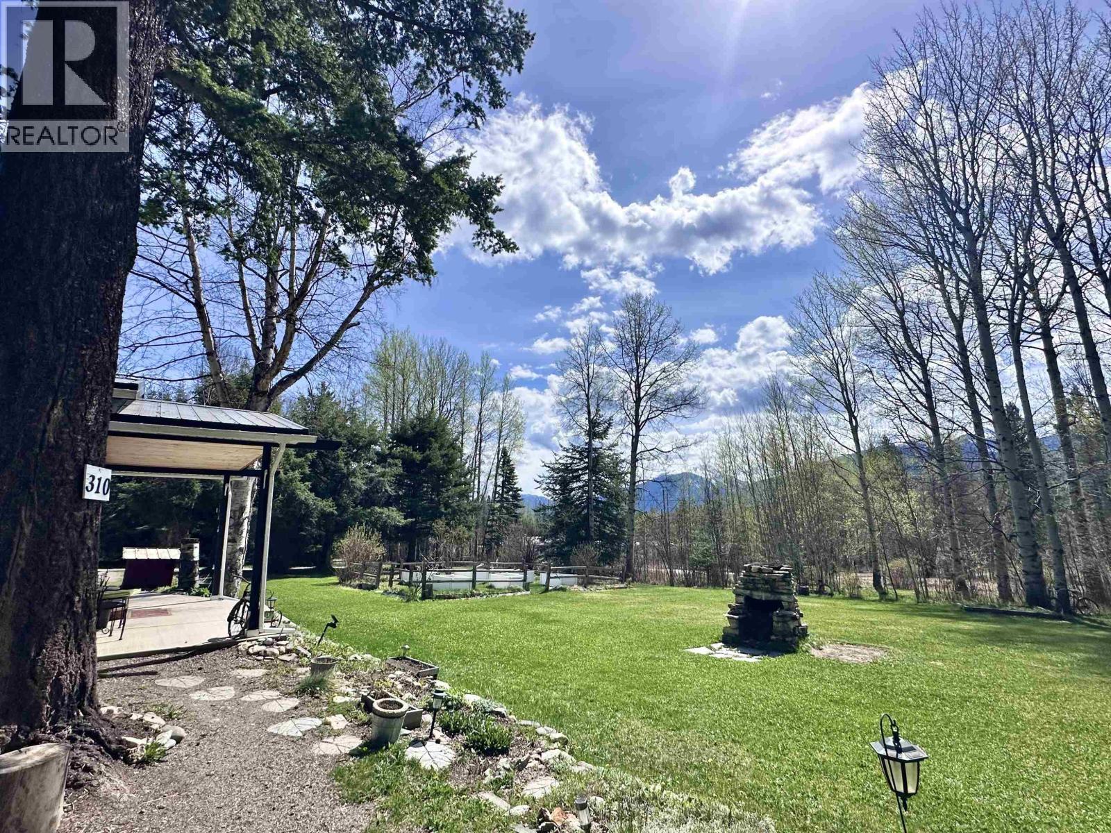 310 Mountain View Road, Mcbride, BC