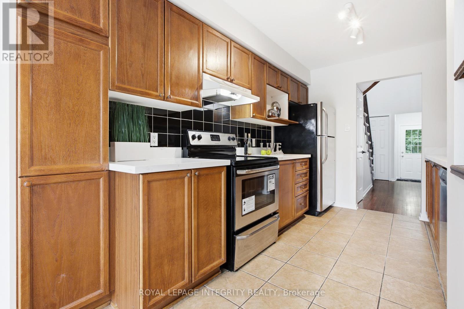 92 Inverkip Avenue, Ottawa, ON