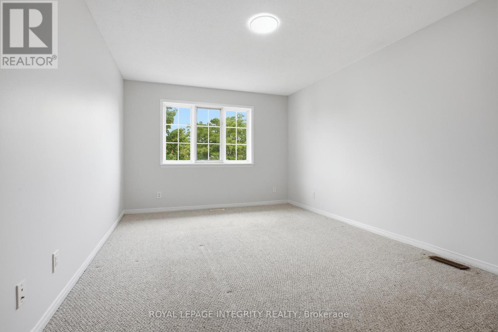 92 Inverkip Avenue, Ottawa, ON