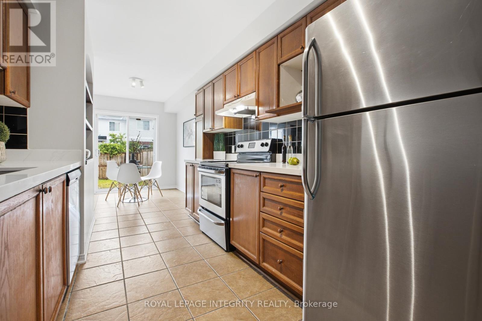 92 Inverkip Avenue, Ottawa, ON