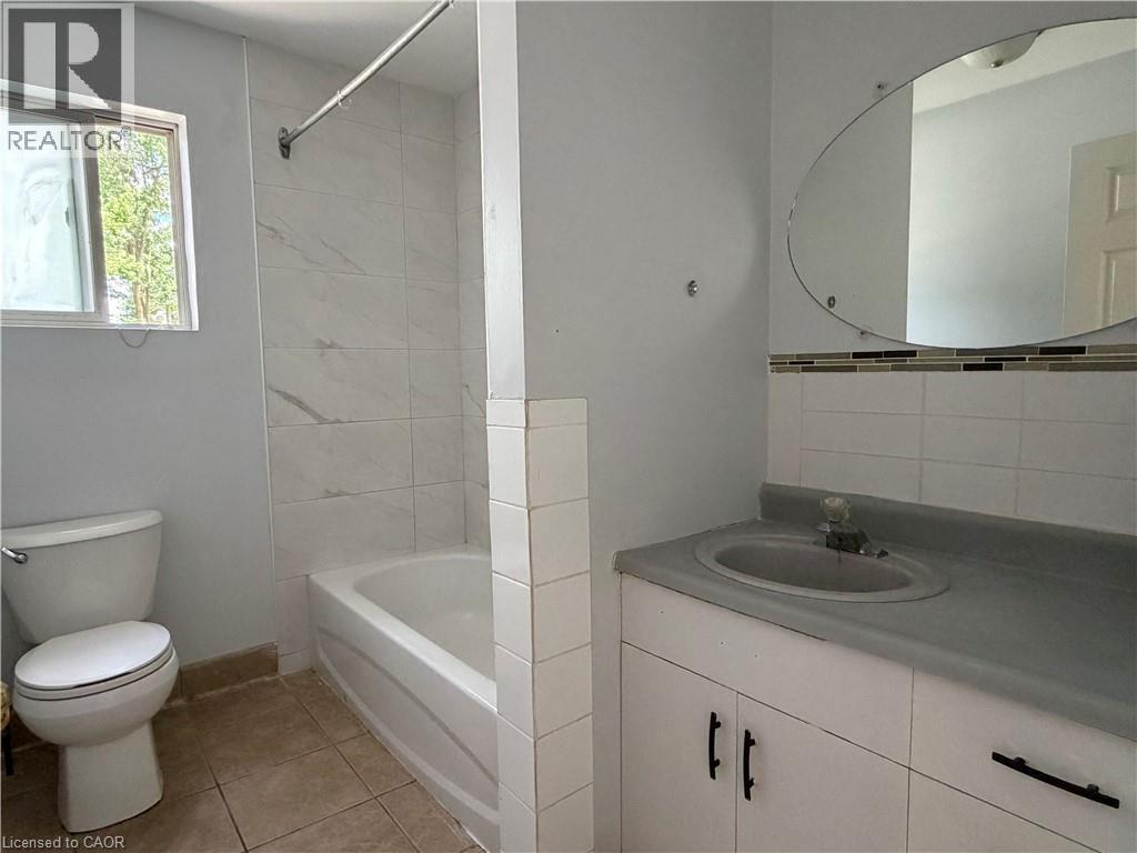 379 Holly Street Unit# 2, Waterloo, ON