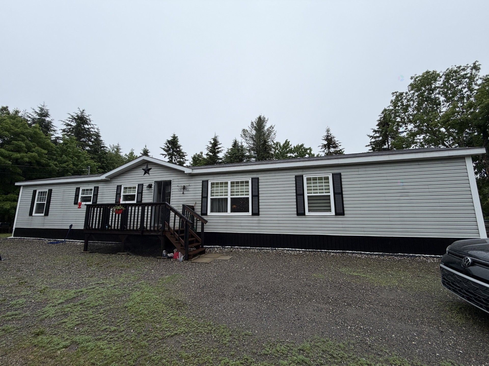 Front of Structure - 169A Boul. Perron, Escuminac, QC