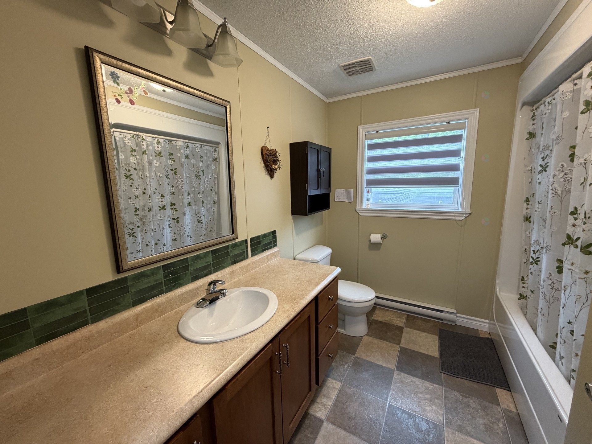 Bathroom - 169A Boul. Perron, Escuminac, QC