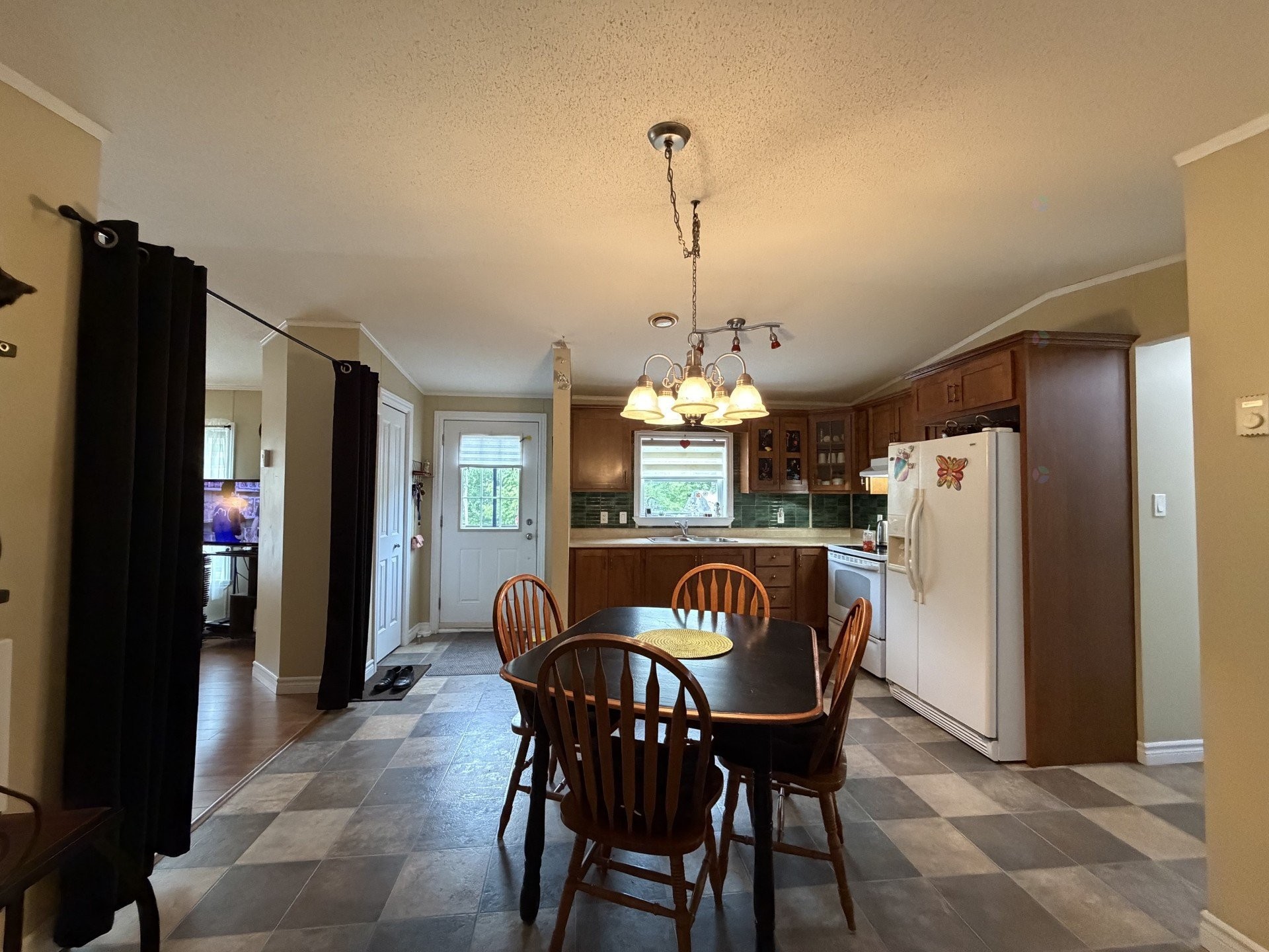Kitchen - 169A Boul. Perron, Escuminac, QC