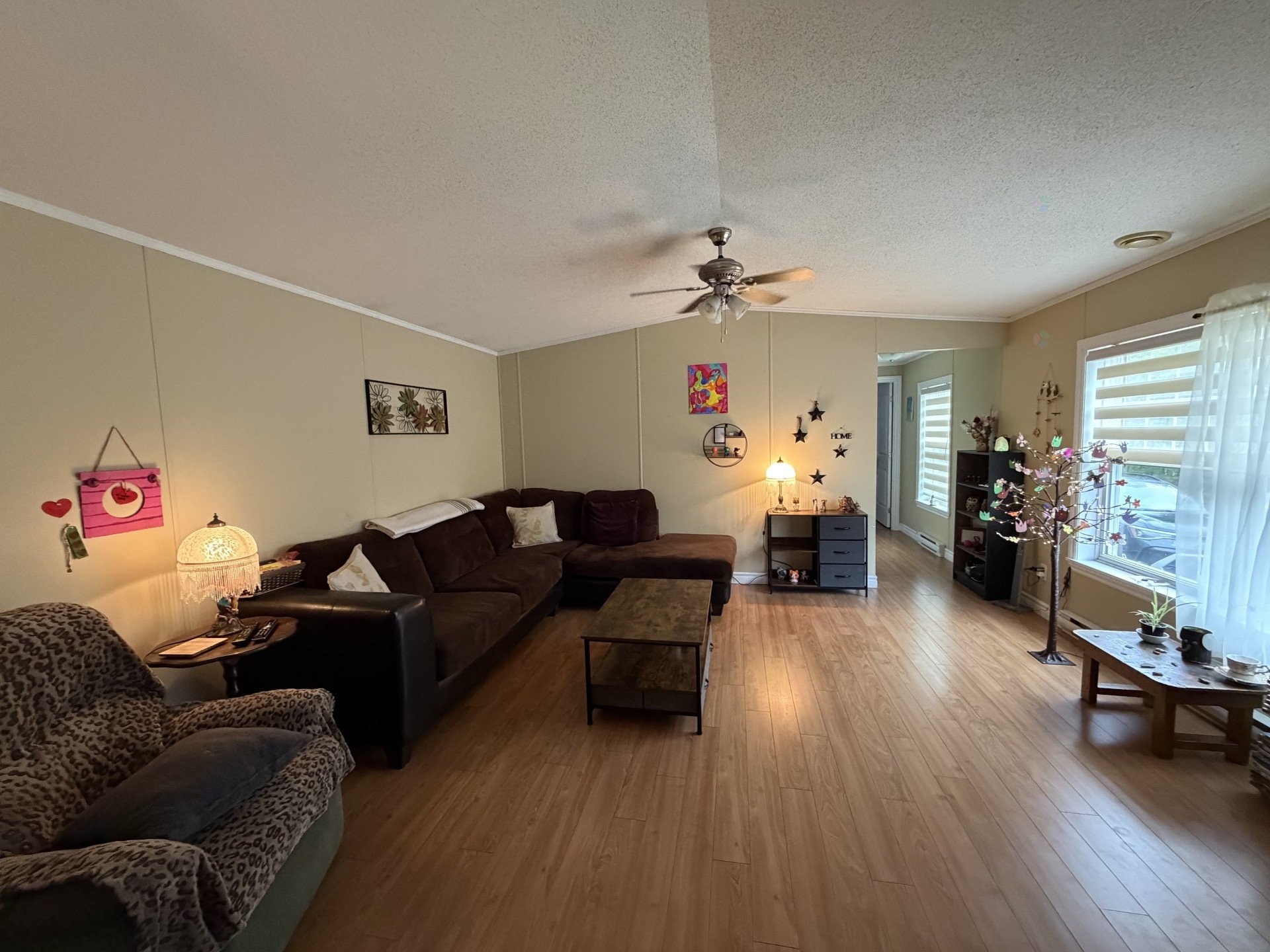 Living Room - 169A Boul. Perron, Escuminac, QC