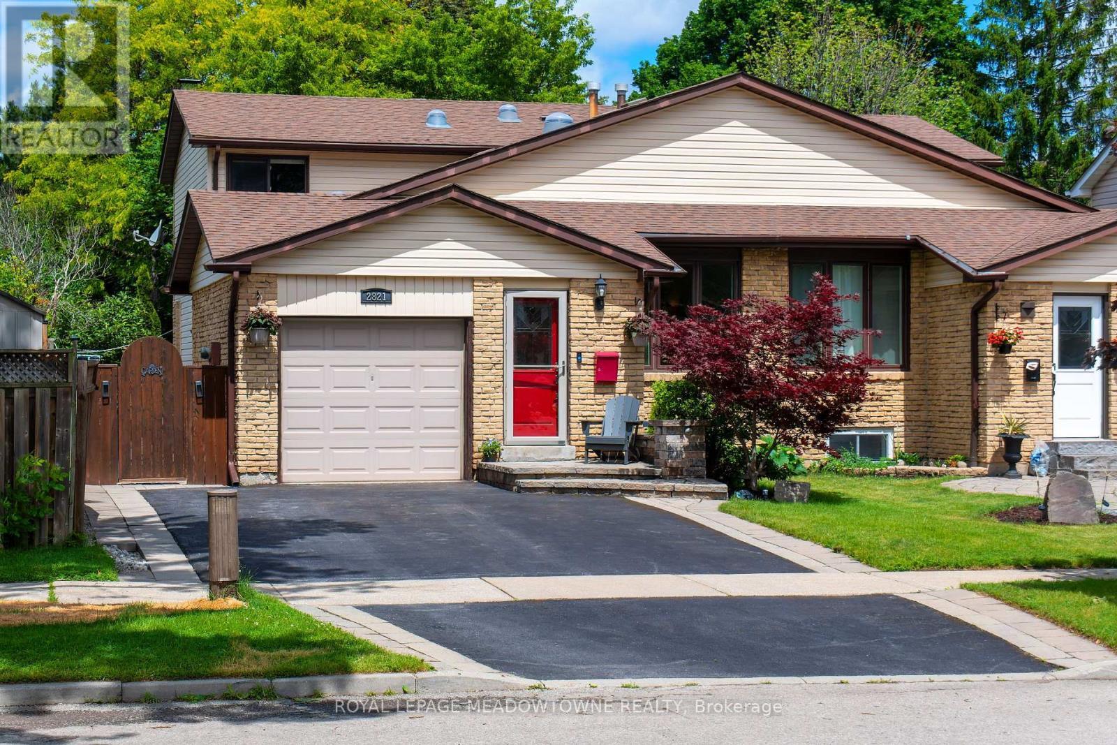 Solar Tubes on the Roof - Lots of Natural Light! - 2821 Bucklepost Crescent, Mississauga, ON