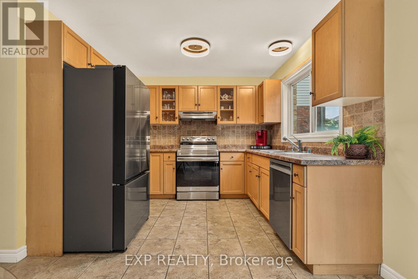 72 Etherington Crescent, Hamilton, ON